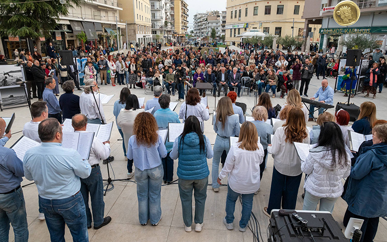 Έκθεση-φωτογραφίας-του-Συλλόγου-«Το-Μονόπετρο»-στην-πλατεία-Καπνεργάτη