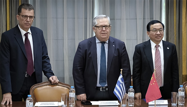 Ο-Πρέσβης-της-Κίνας-στον-Θόδωρο-Μαρκόπουλο