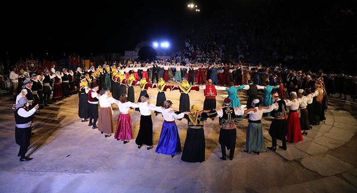 21η-Χορευτική-Συνάντηση-Ζωντανής-Παράδοσης-και-Πολιτισμού-στο-Αρχαίο-Θέατρο-Φιλίππων