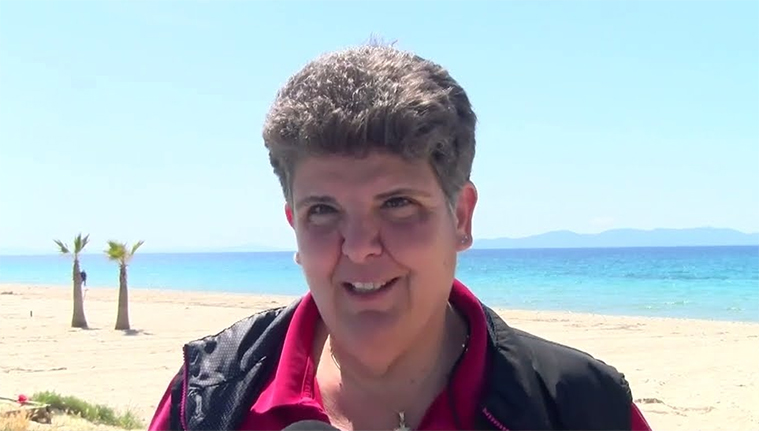 «Βουλιάζει»-από-κόσμο-και-φέτος-το-καλοκαίρι-η-παραλία-Οφρυνίου