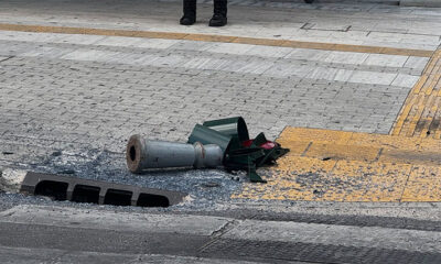 Τουριστικό-λεωφορείο-παρέσυρε-φωτεινό-σηματοδότη