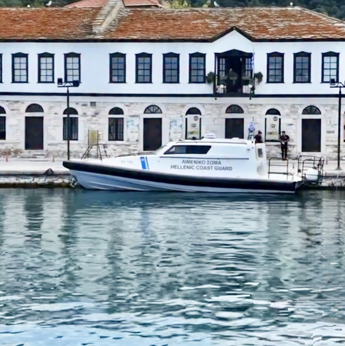 Κικίλιας:-Έξι-διακομιδές-έχουν-ήδη-πραγματοποιηθεί-με-το-πλωτό-ασθενοφόρο-της-Θάσου