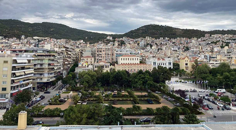 Μάκης-Παπαδόπουλος:-Ο-Δήμαρχος-Καβάλας-κάνει-ό,τι-μπορεί-για-να-ΜΕΙΩΣΕΙ-τις-θέσεις-στάθμευσης