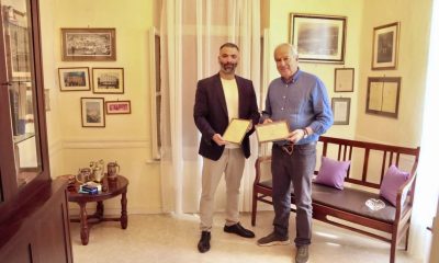 Δωρεά-αρχειακού-υλικού-και-φωτογραφιών-στο-Μουσείο-Καπνού
